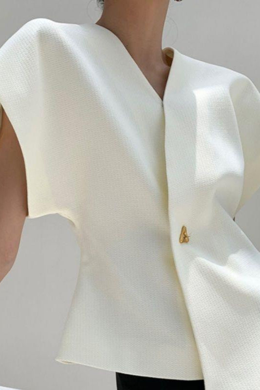 Cevalin | Top Skulpturel Silhuet med Guldspænde