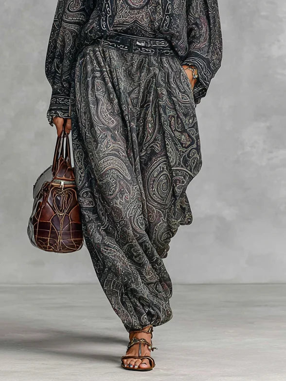 To-delt Sæt med Vintage Paisley Print: Langærmet Skjorte og Bukser