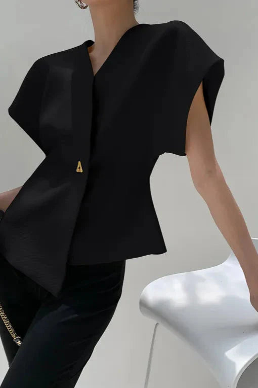 Cevalin | Top Skulpturel Silhuet med Guldspænde